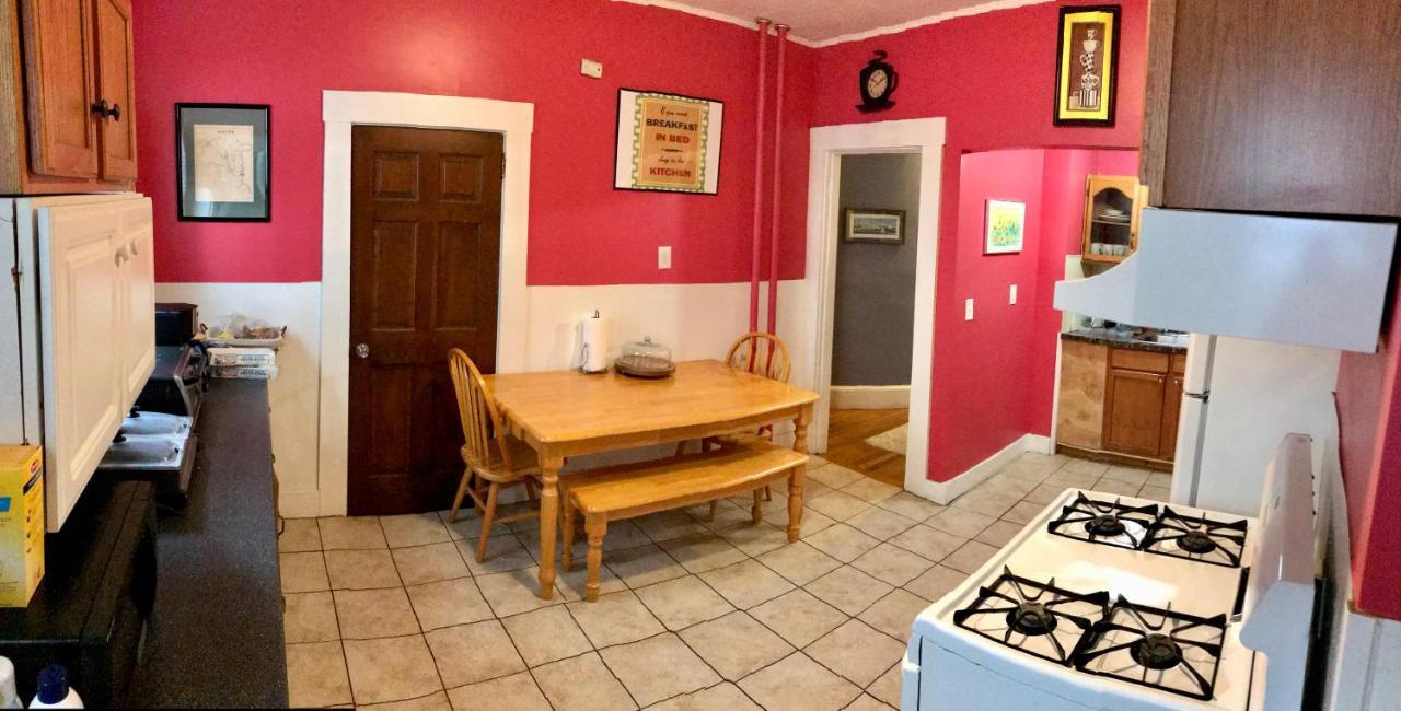 Bed & Breakfast Elm Hill Manor Boston