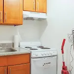 Downtown Studio Apt, Near Grocery And Hospitals