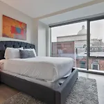 Modern Apartment Back Bay