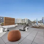 Modern Apt Walk To Restaurants