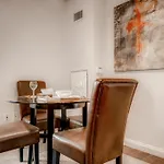 Global Luxury Suites At Seaport