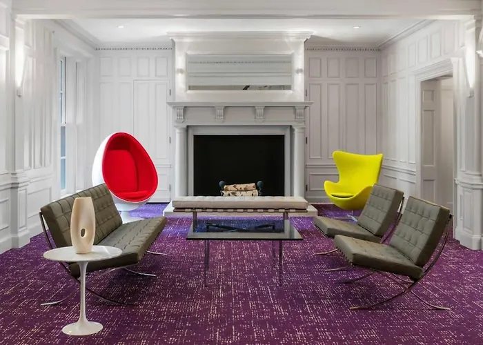 Stylish Hotel Room In Boston\'S Fenway - Unit #107