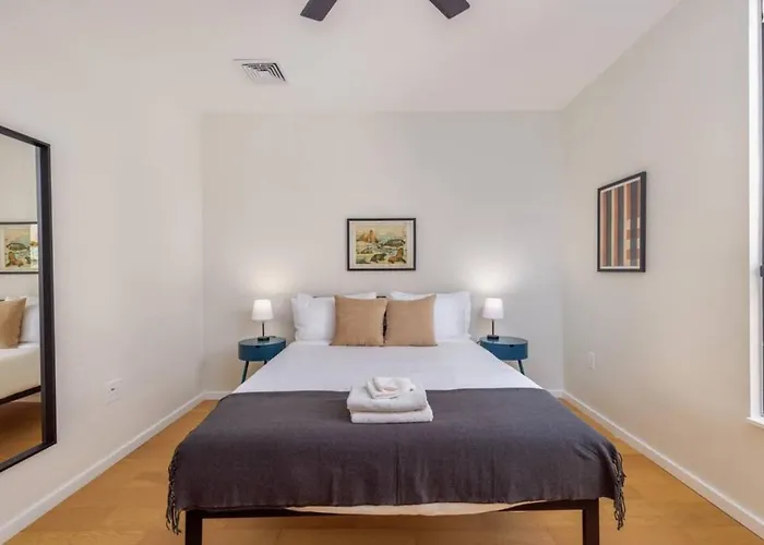 New Gorgeous 2Br Mission Hill