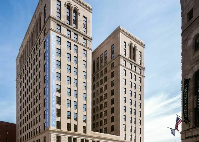 Global Luxury Suites At Bay Village