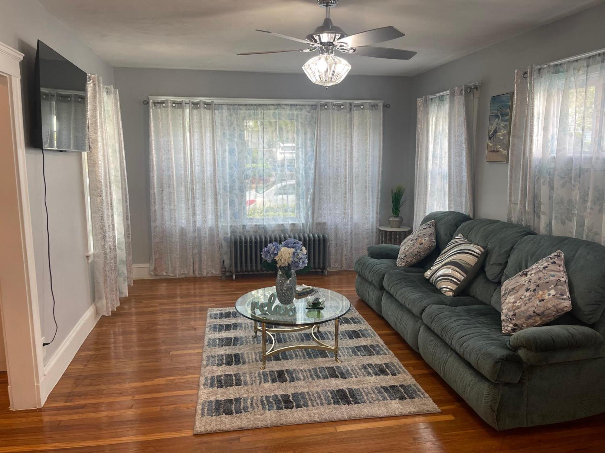 Apartment Luxury 2 Bedroom Private *