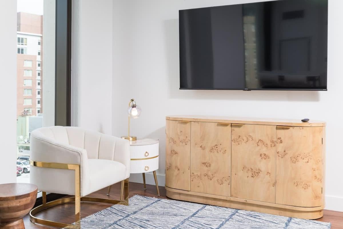 Back-bay 2br W Roof Gym Parking Apartamento *