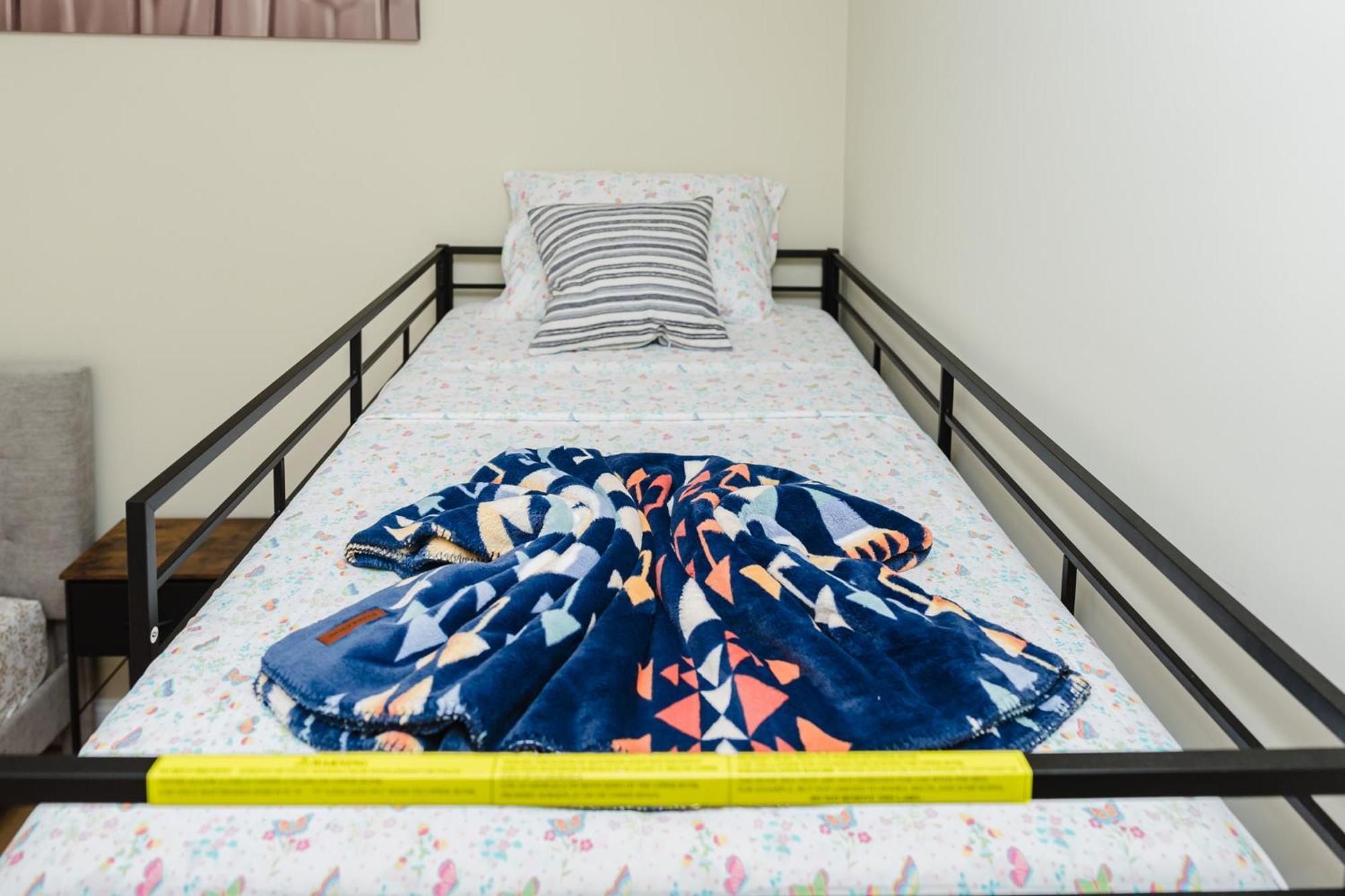 60-3 3br - Sleek Near Wollaston Apartment *