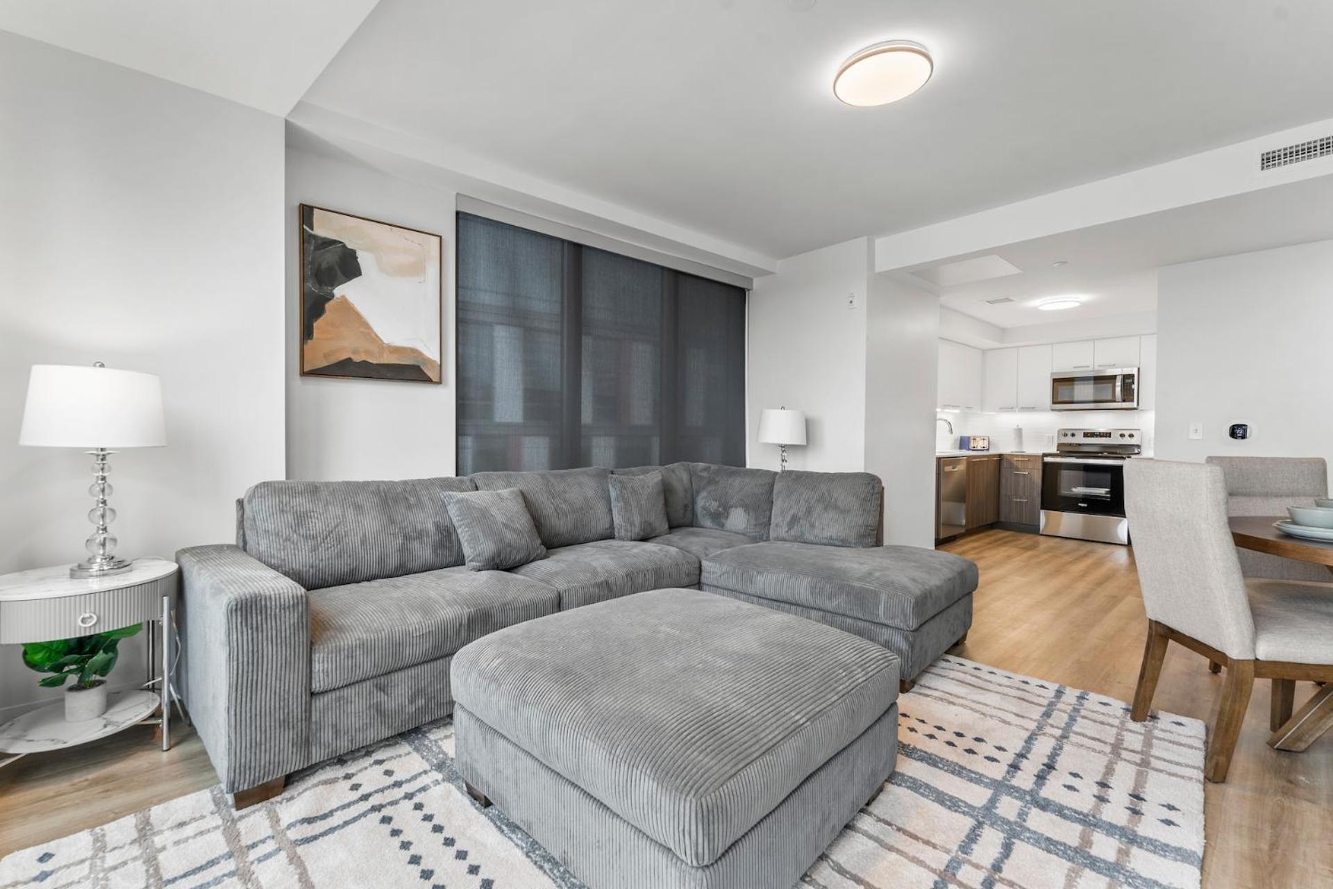 Furnished Luxury Next To Harvard Stadium *