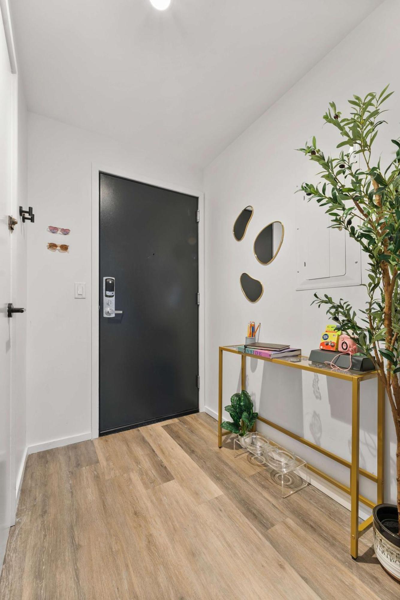 South End Bliss Family Haven Awaits Apartment *