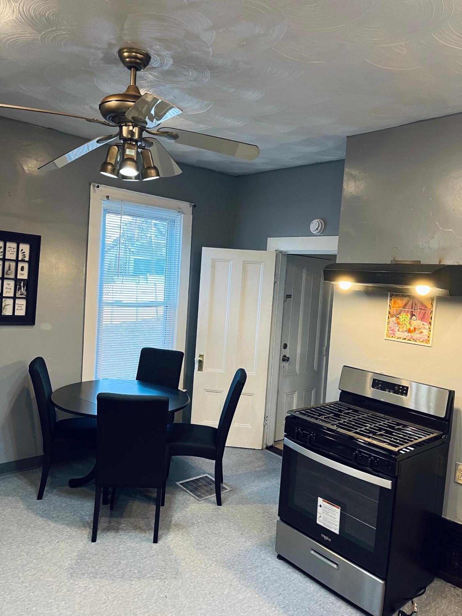 Apartamento Quiet Two Bedroom In Convenient Location