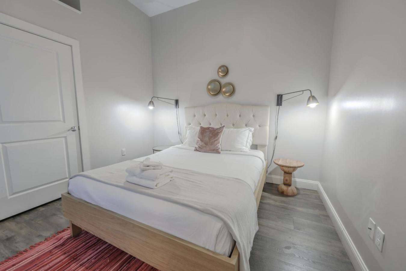 Pet Friendly Downtown Elevator Washer Dryer Apartamento