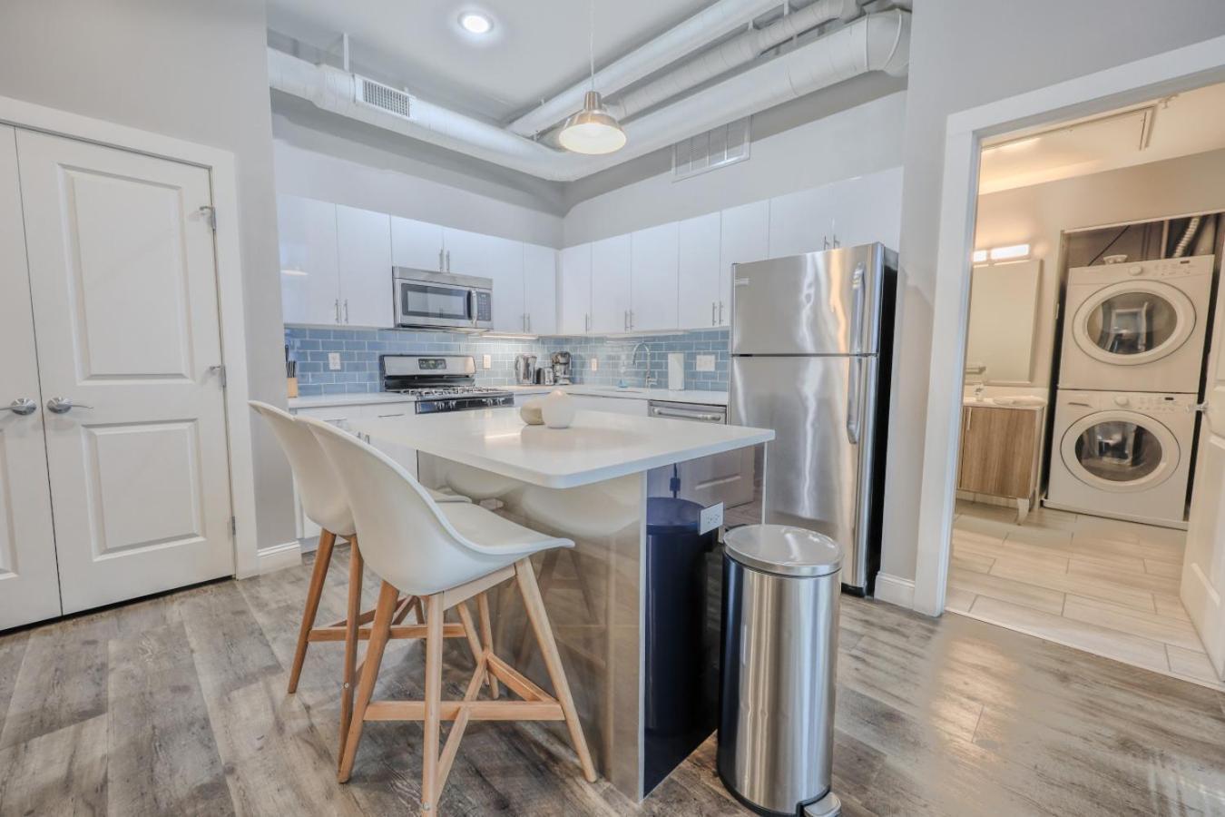 Pet Friendly Downtown Elevator Washer Dryer Apartamento