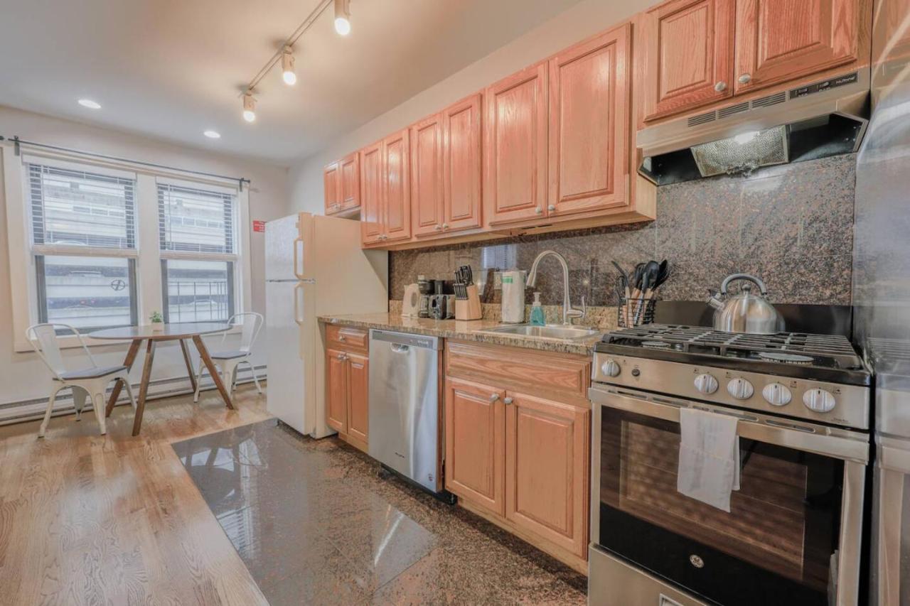 Apartment Chic 1 Bed Steps From Common