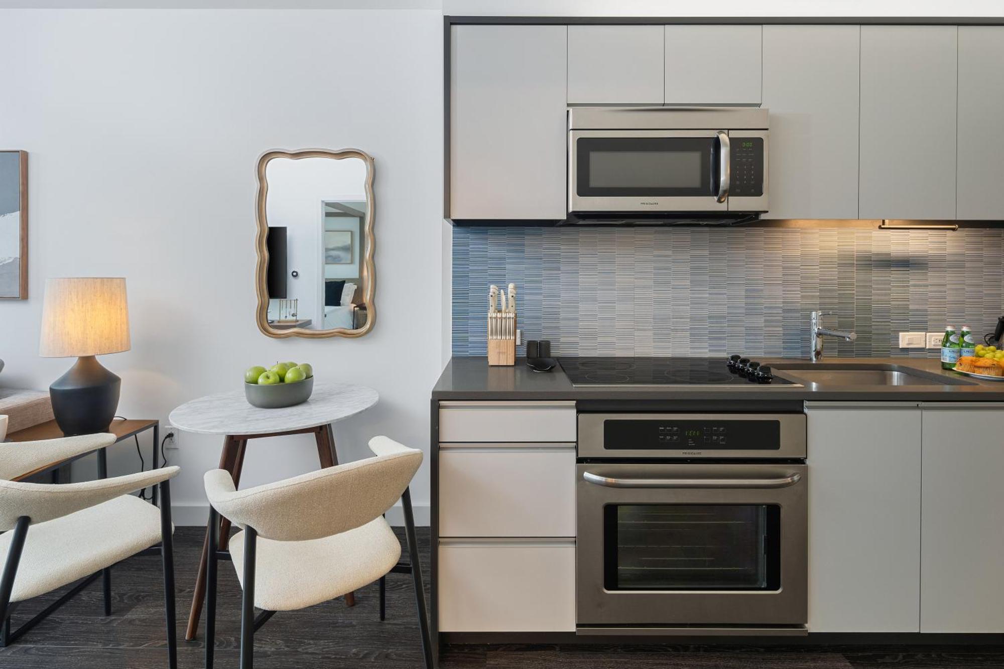 Luxury By Hyatus Downtown Aparthotel