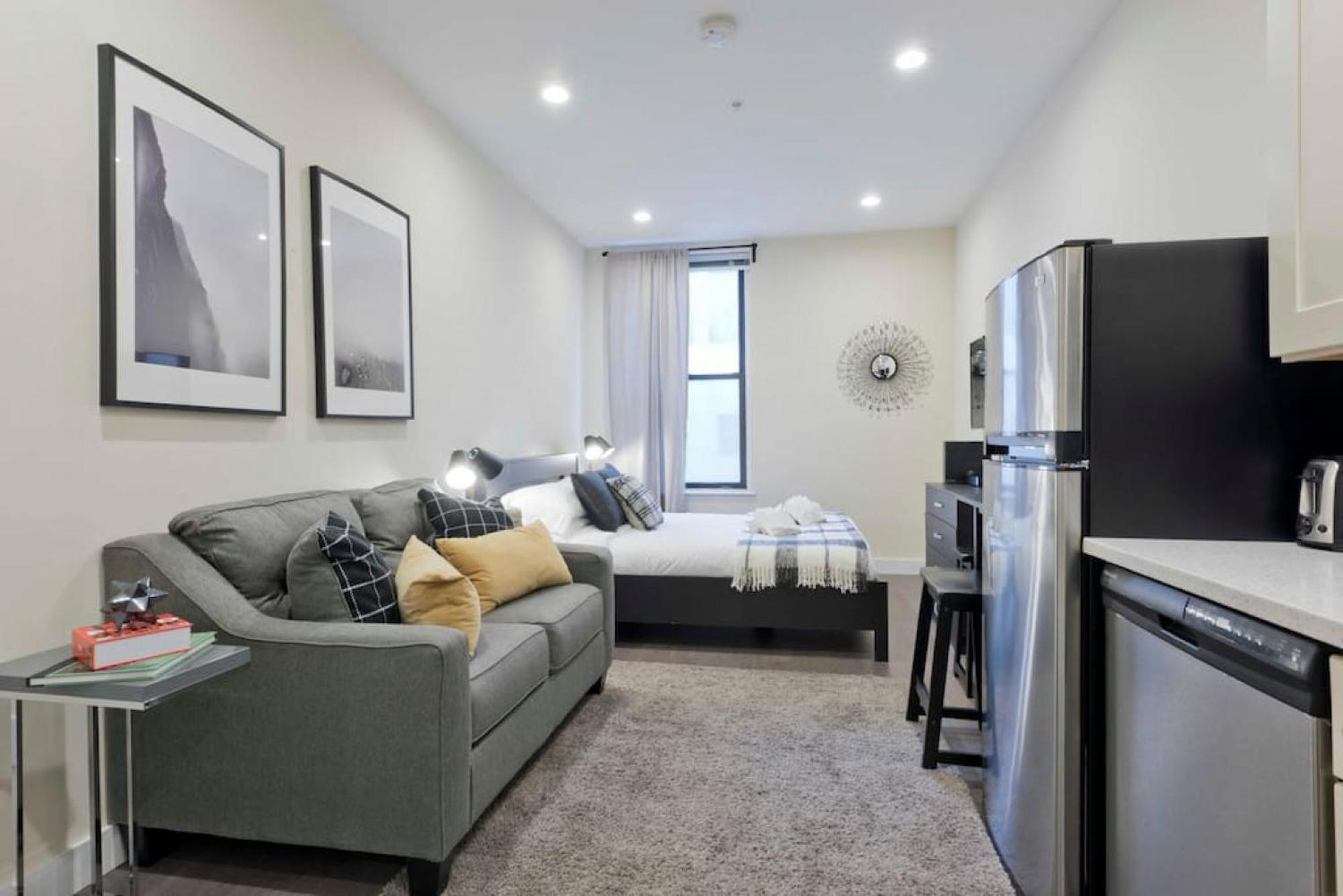 Centrally Located Loft Walk Anywhere Pets Ok
