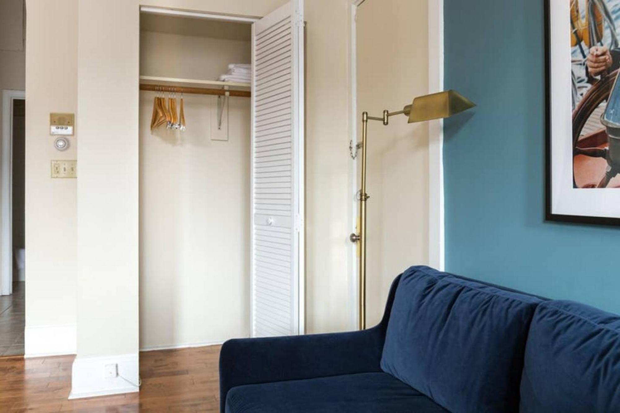 1br In Bostons Fenway Neighborhood Apartment