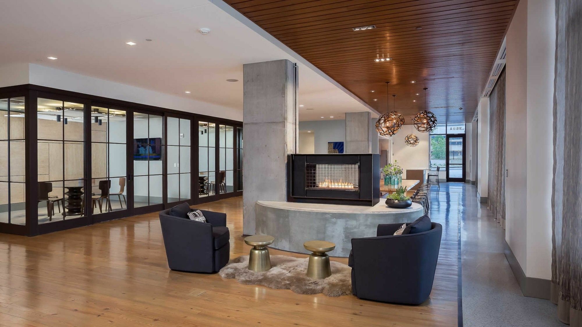 Global Luxury At Seaport Apartment Boston