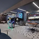 Blueground Revere Gym Ev Charging Pool Wd Bos-1089