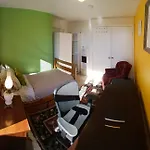 Yatch Room