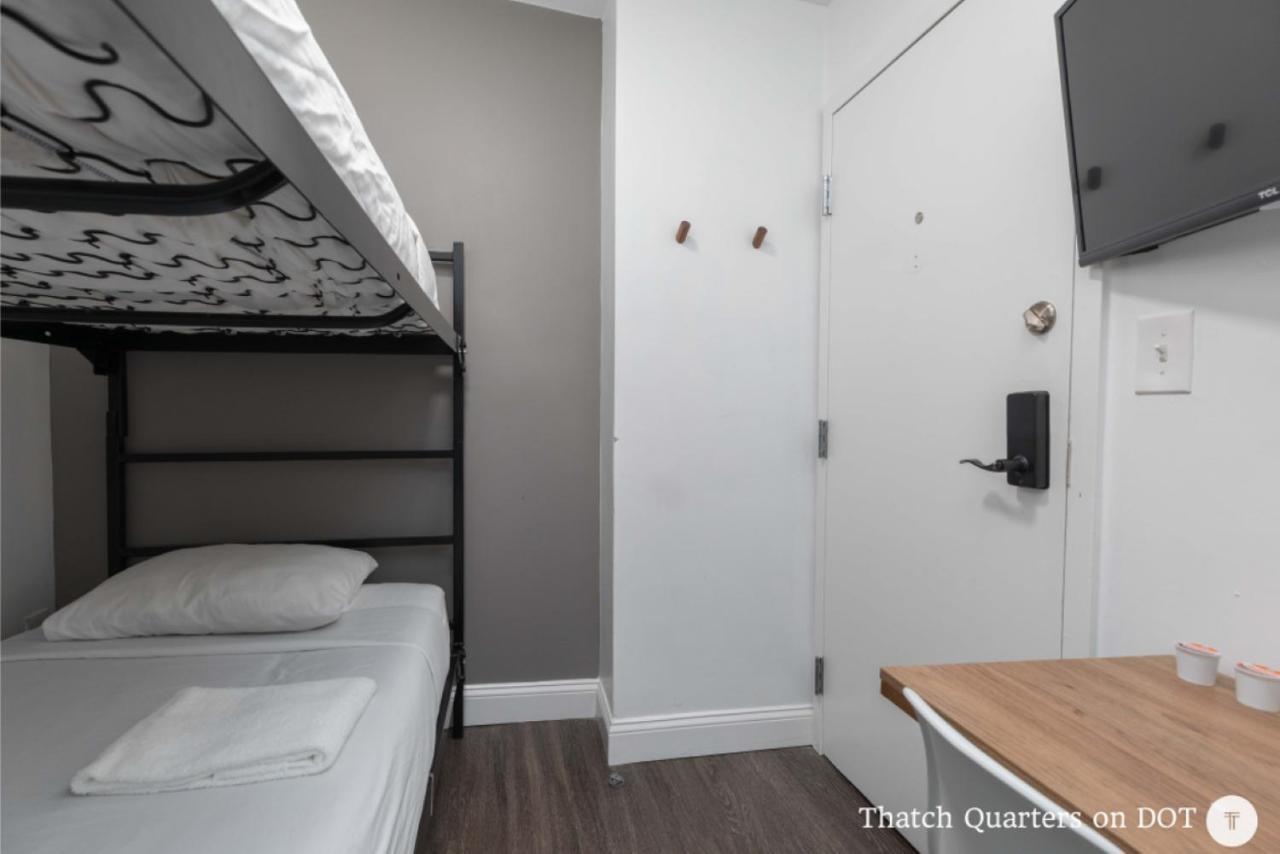 Quarters On Dot By Thatch Apartamento