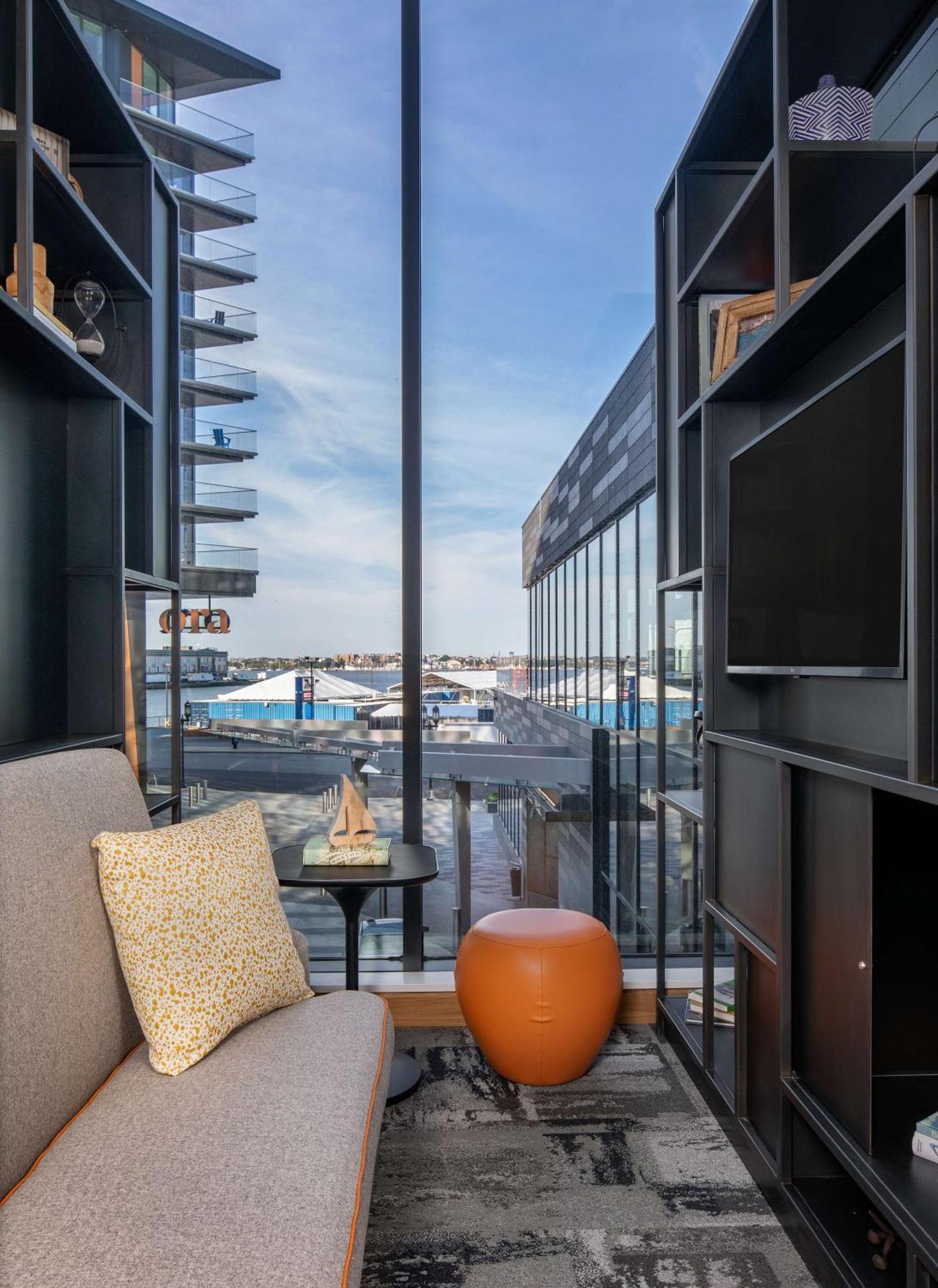Hyatt Place Boston/seaport District Boston