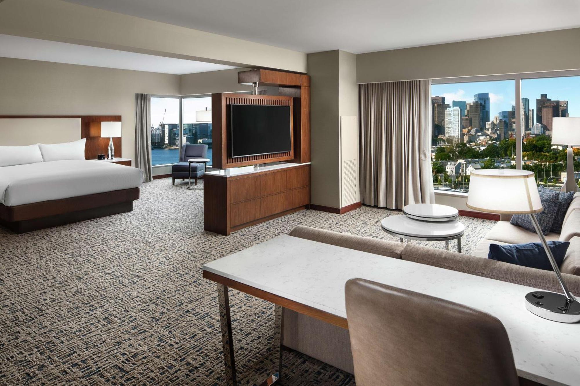 Hilton Logan Airport Hotel 4*