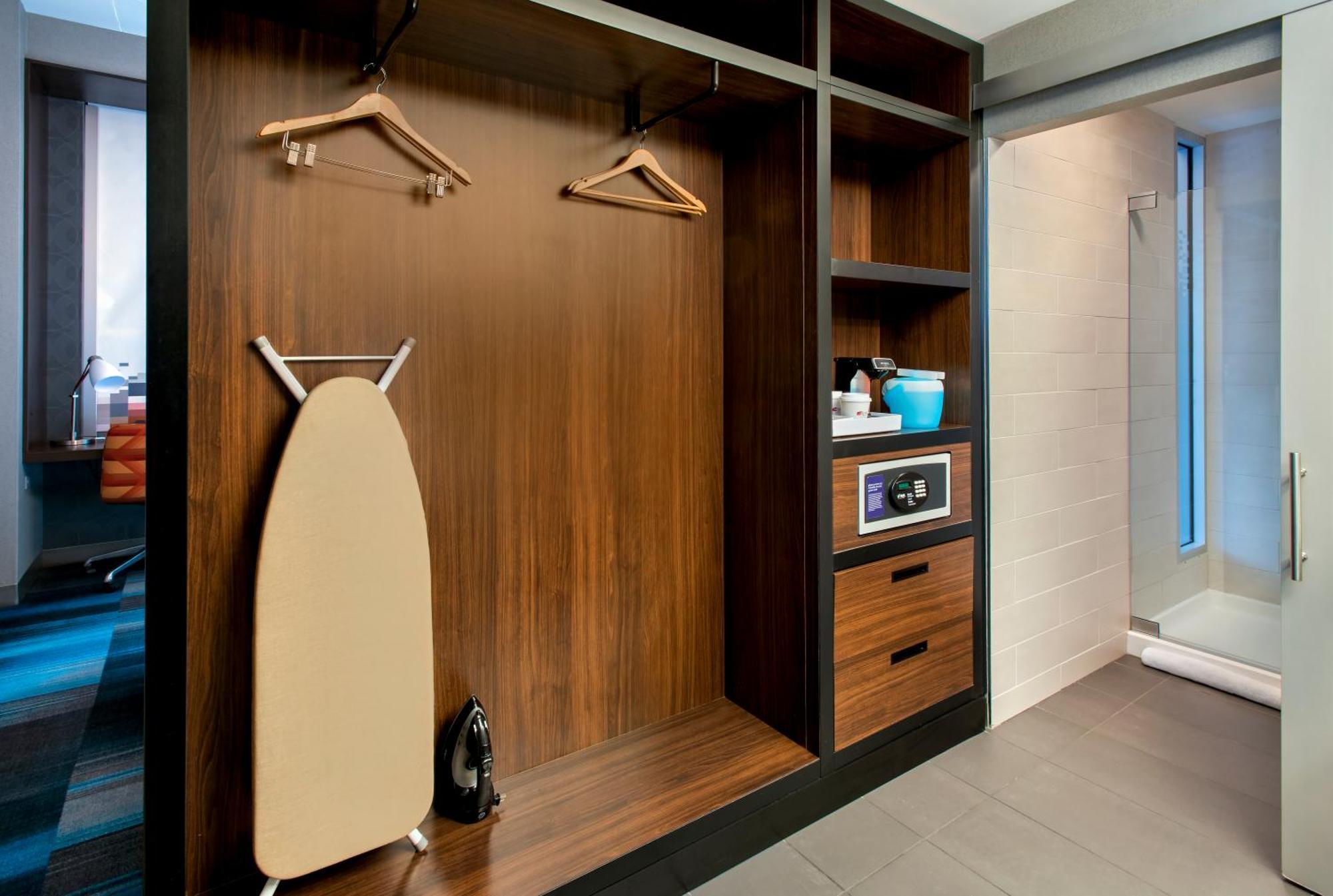Aloft Seaport District Boston