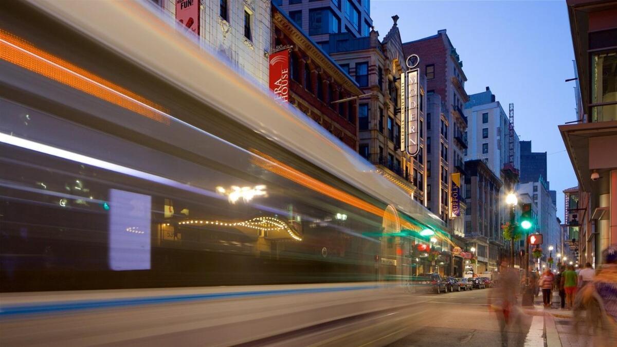Apartment Downtown Common Theater District Chinatown Smart Hdtv Td Garden Bruins Celtics Patriots *