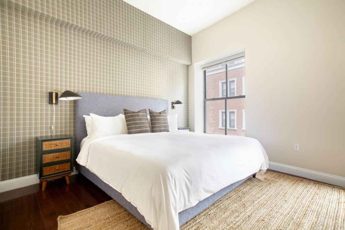 Open Air 2br In Fidi Close To Everything Boston