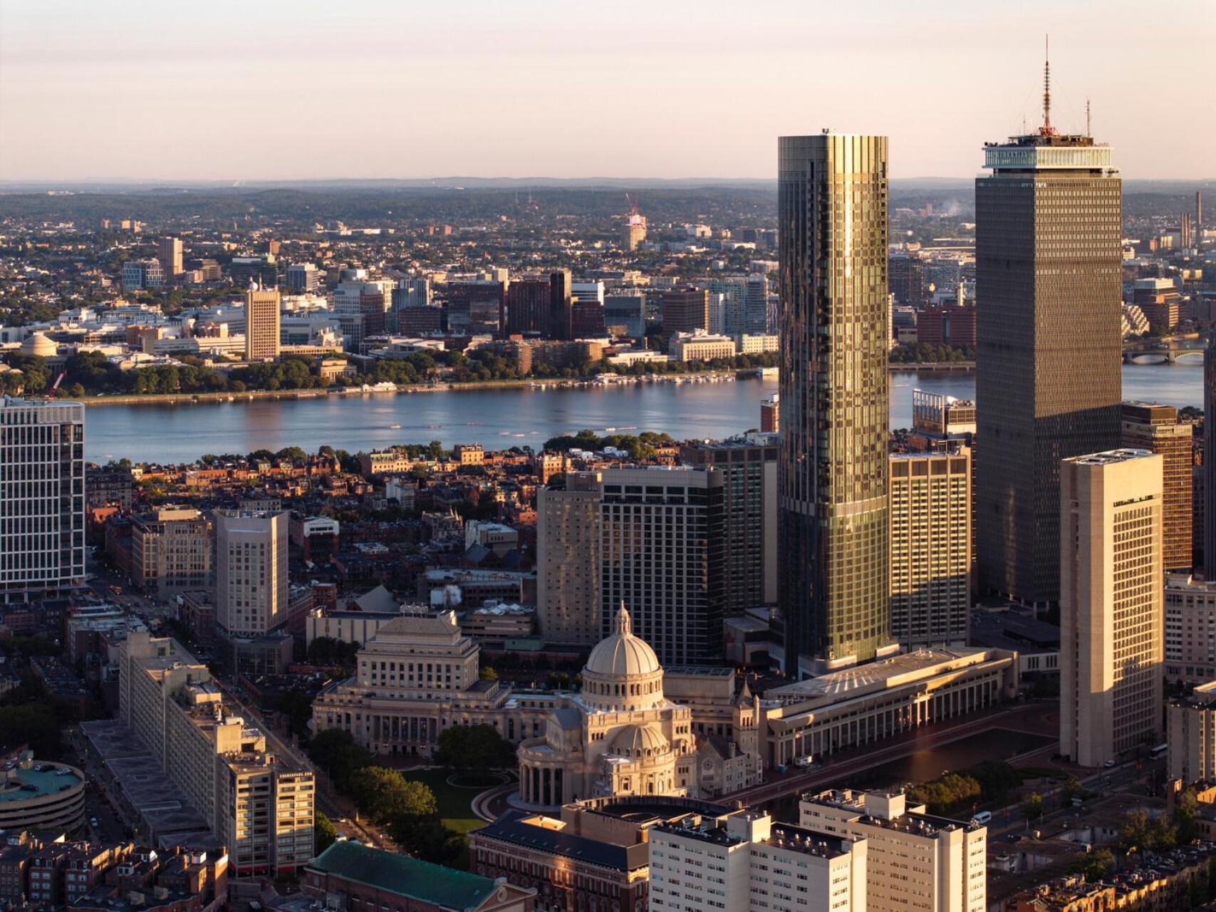 Four Seasons One Dalton Street, Hotel 5*
