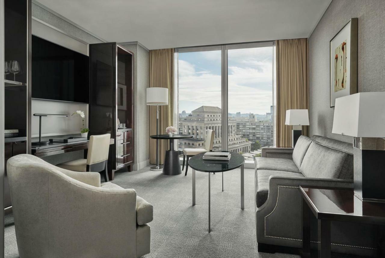 Hotel Four Seasons One Dalton Street, Boston