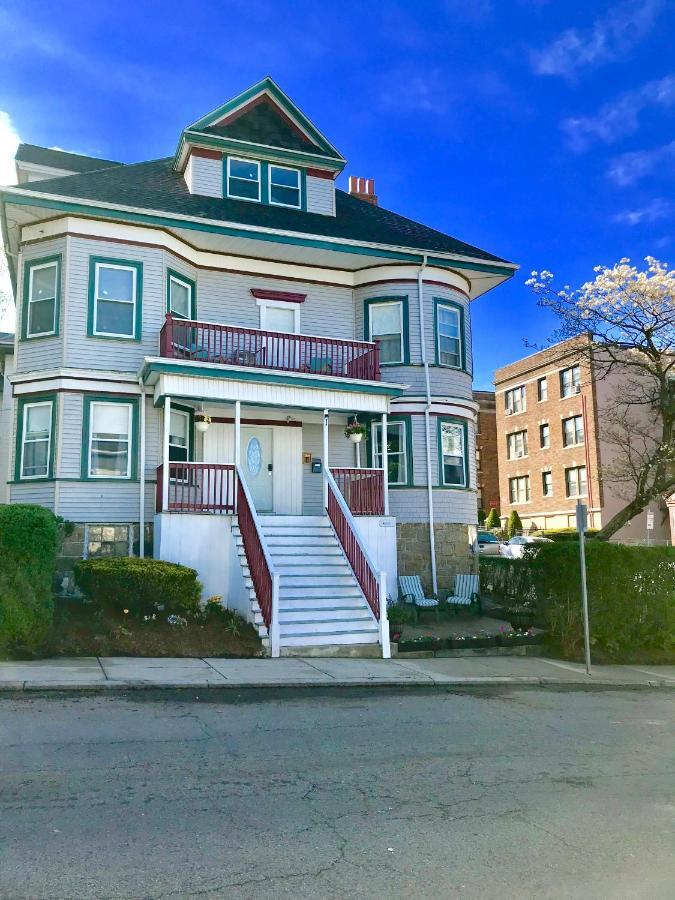 Bed & Breakfast Elm Hill Manor Boston