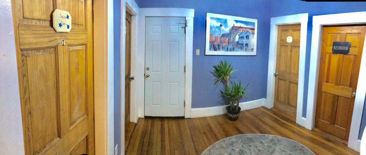 Elm Hill Manor Bed & Breakfast *